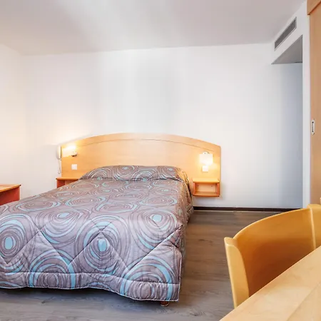 阿里安酒店 3* 卢德