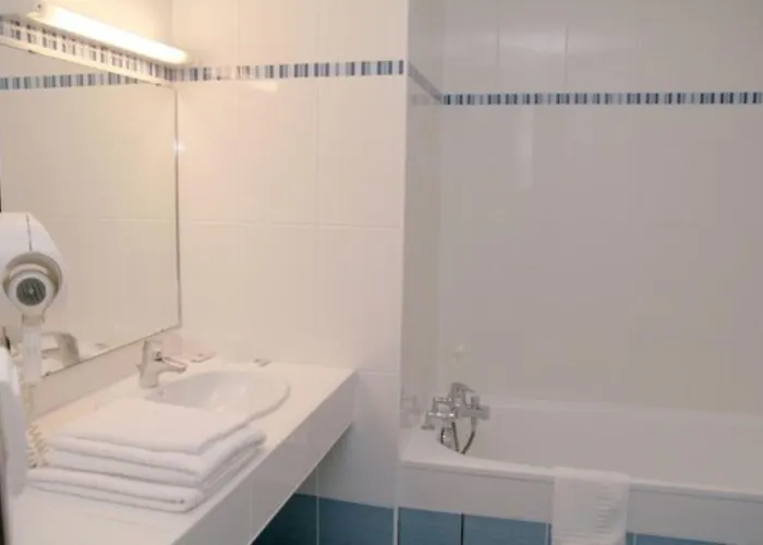 アリアン ホテル 3*